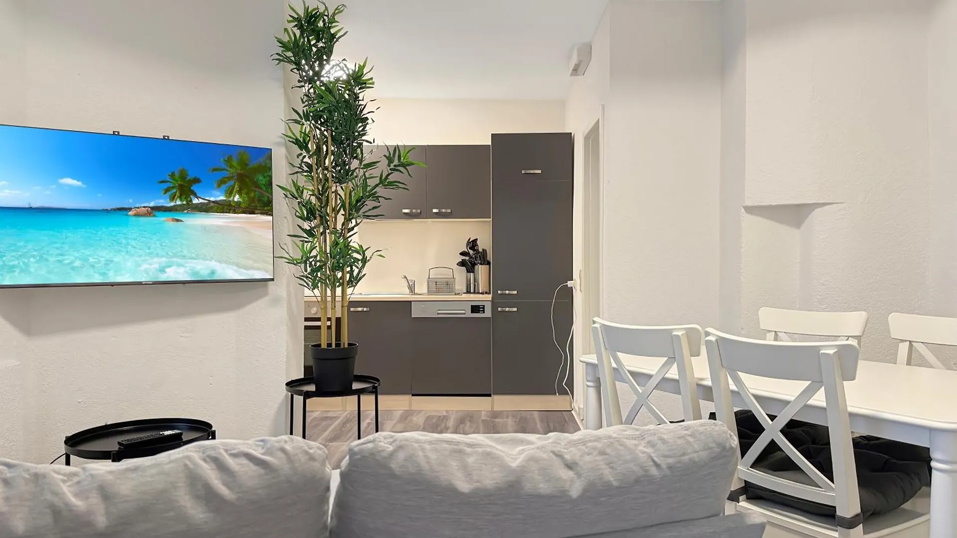 Zentrale Wohnung Am Marienplatz Fuer 8 Stuttgart