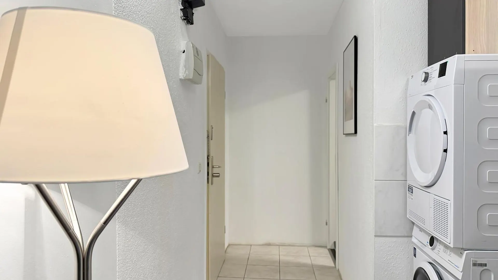Zentrale Wohnung Am Marienplatz Fuer 8 Stuttgart Apartment